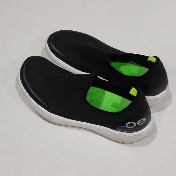 OOFOS Shoes - OOFOS OOmg Eezee Limited Sneaker 9.5